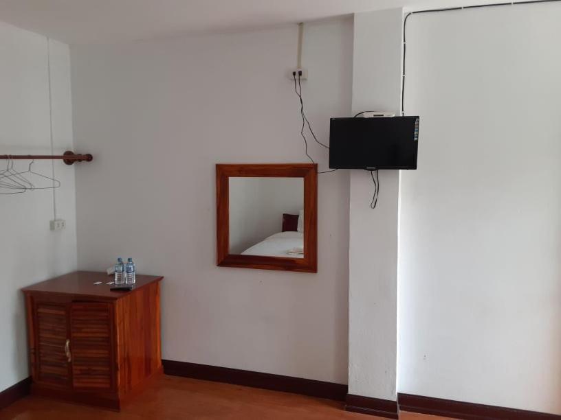 ואנג ויינג Alisona Hostel מראה חיצוני תמונה