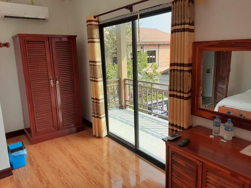 ואנג ויינג Alisona Hostel מראה חיצוני תמונה